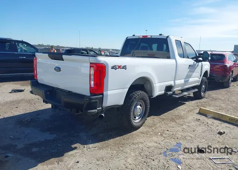 2024 Ford F-250 Xl z USA, uszkodzony, nr VIN 1FT7X2BA7RED47725